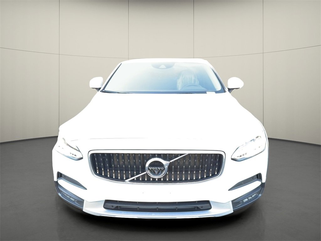 Used 2018 Volvo V90 T6 Cross Country w/ Convenience Package image 2