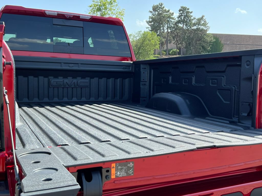 New 2026 GMC Sierra 2500 AT4 w/ AT4 Premium Plus Package AWD/4WD image 8