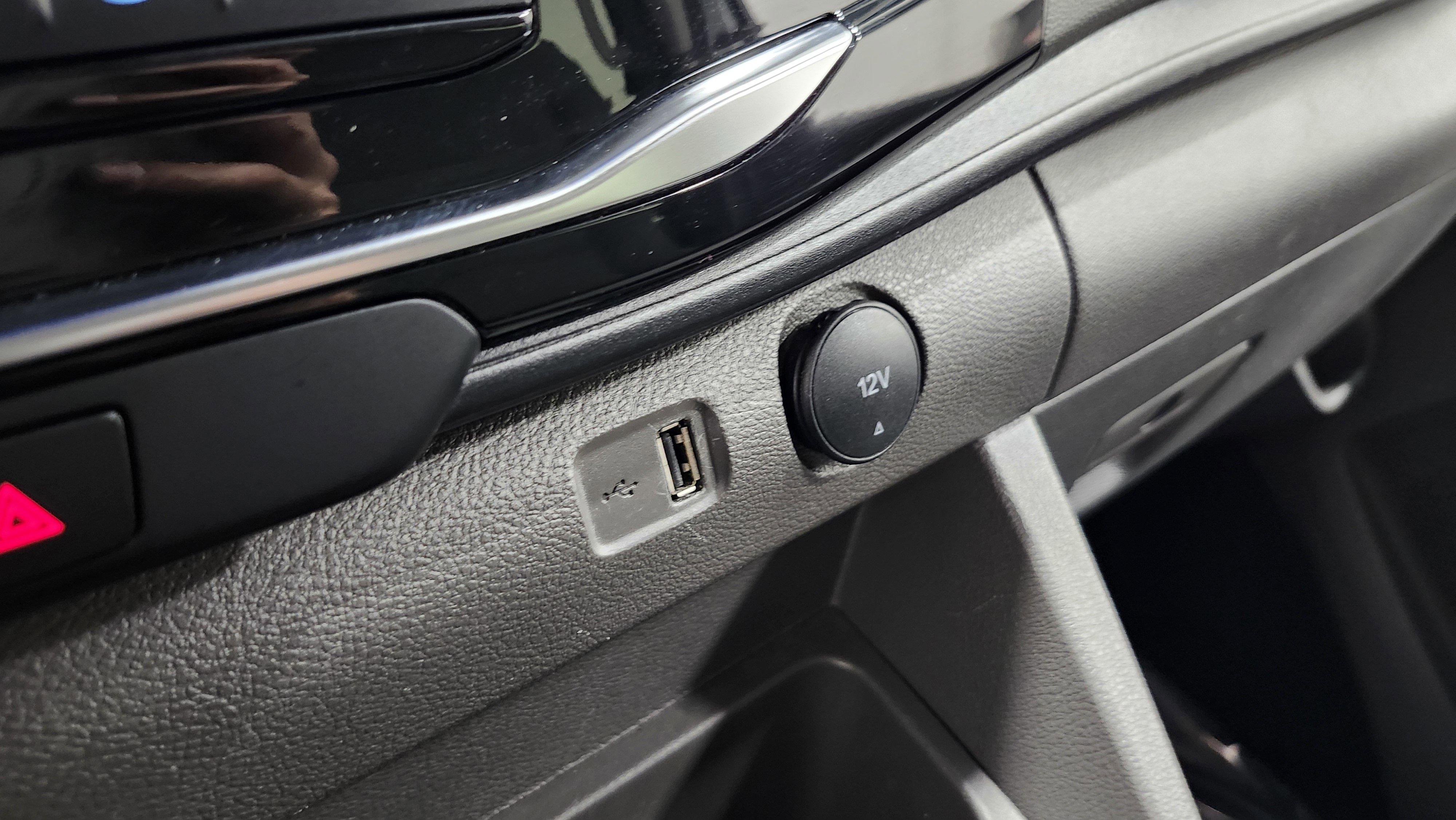 Used 2023 Ford Transit 350 XLT image 8