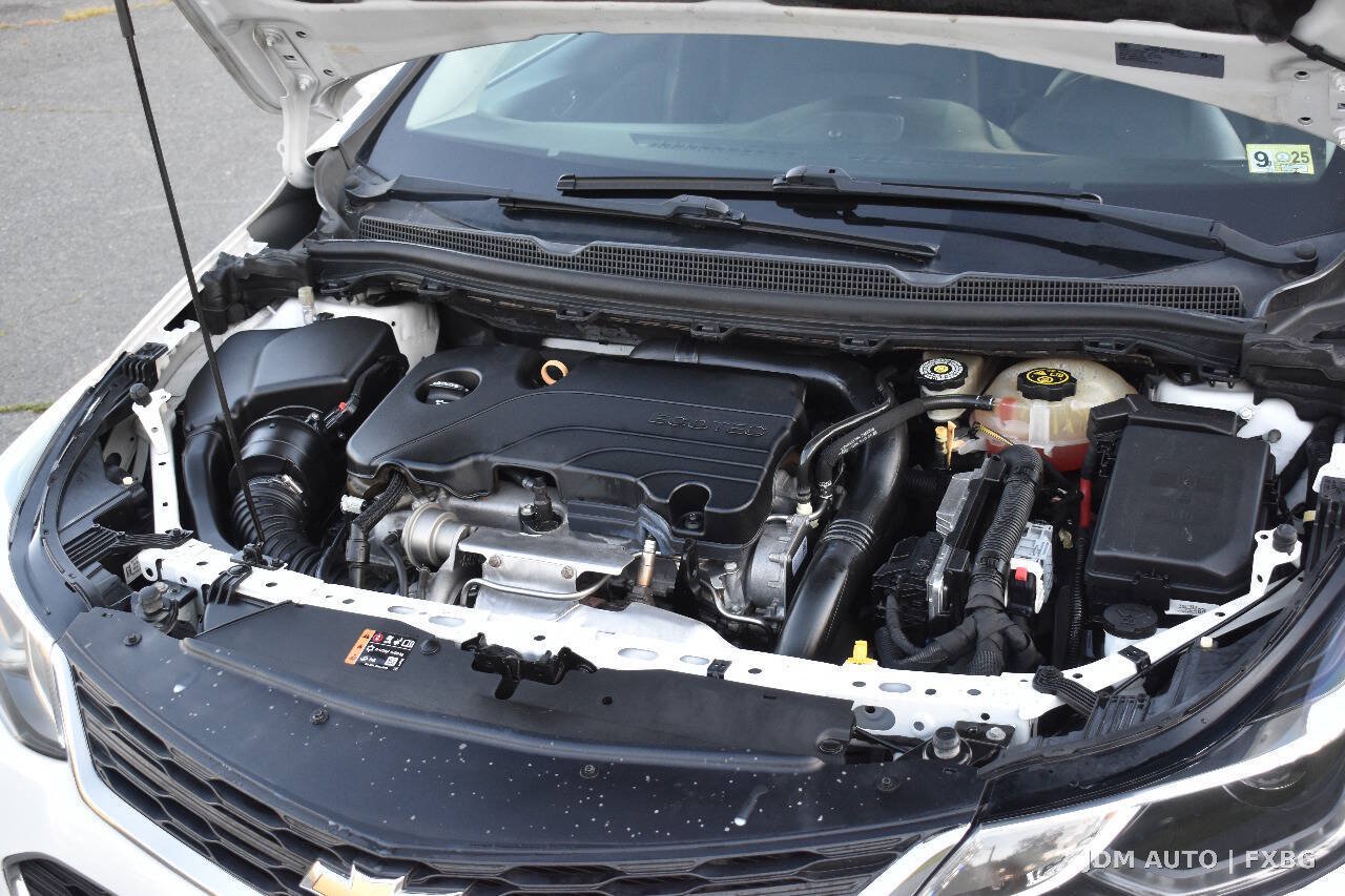 Used 2018 Chevrolet Cruze LT w/ LT Fleet Convenience Package FWD image 31