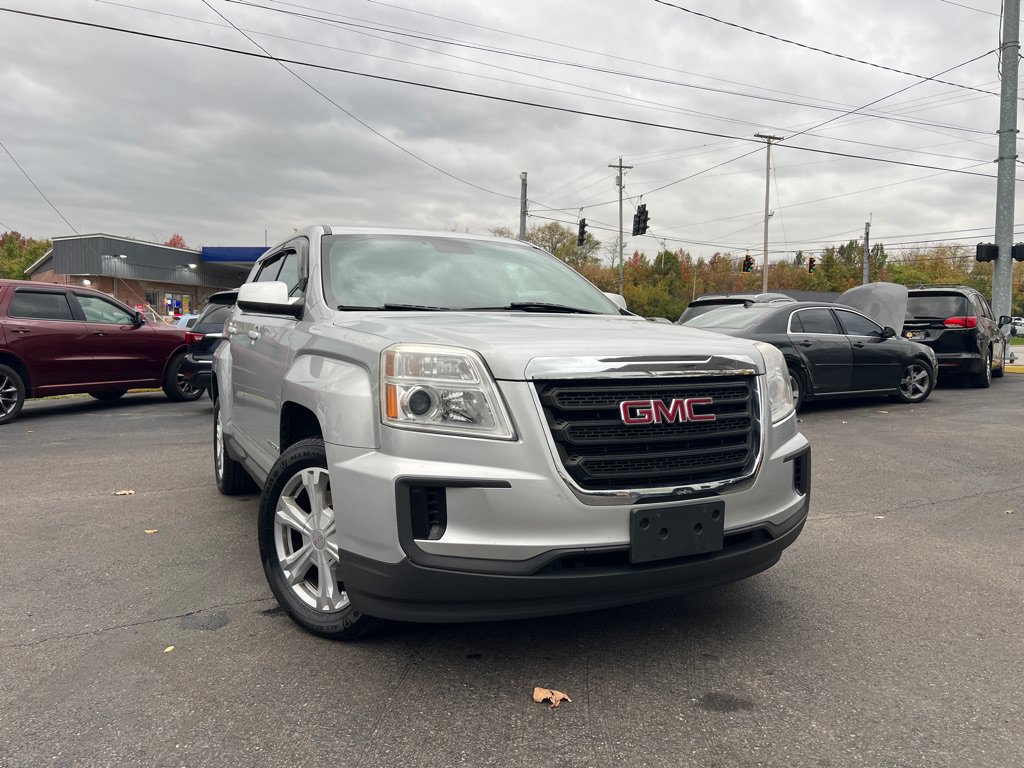 Used 2017 GMC Terrain SLE FWD image 1