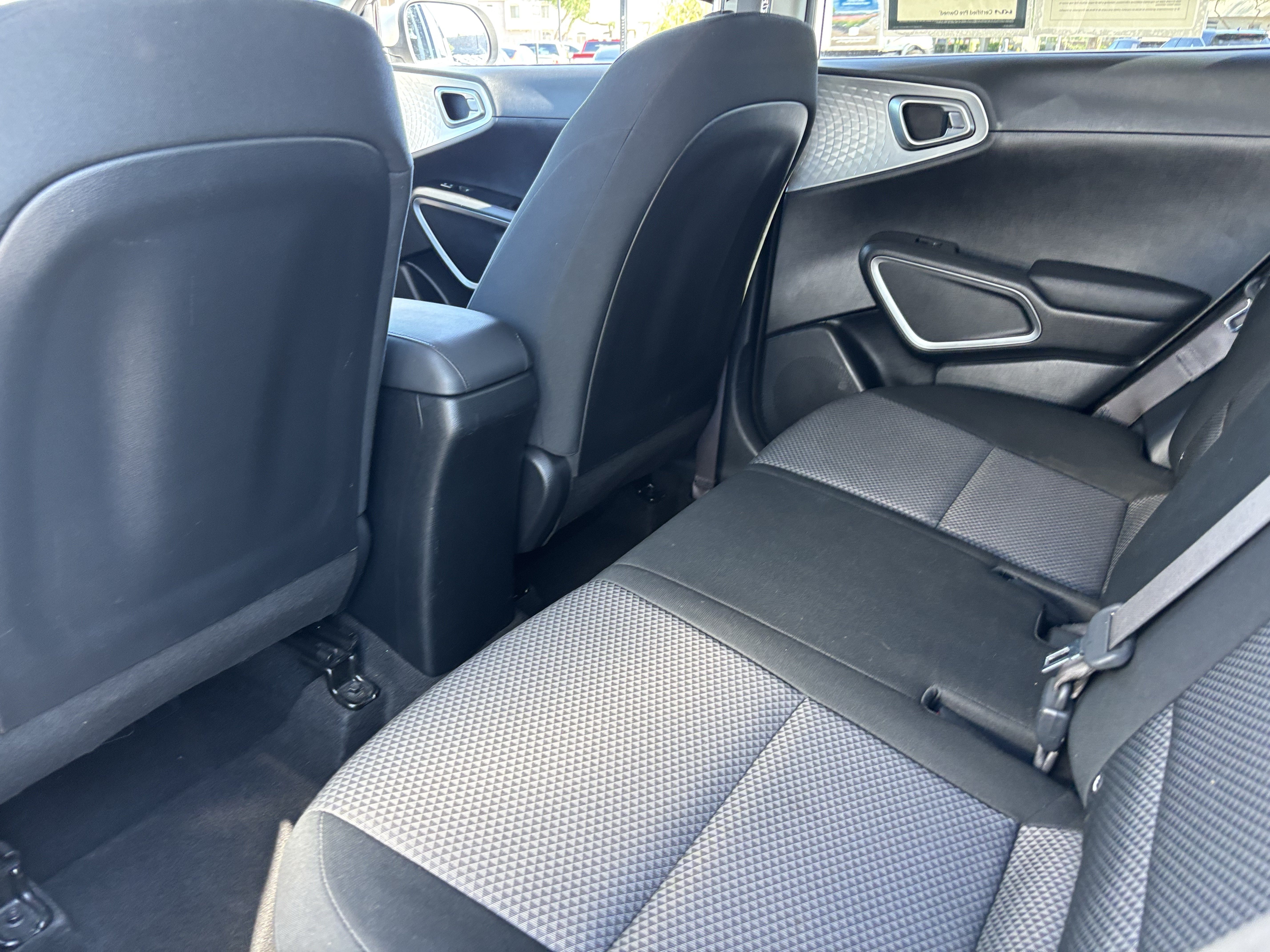 Certified 2022 Kia Soul LX w/ Technology Package FWD image 15