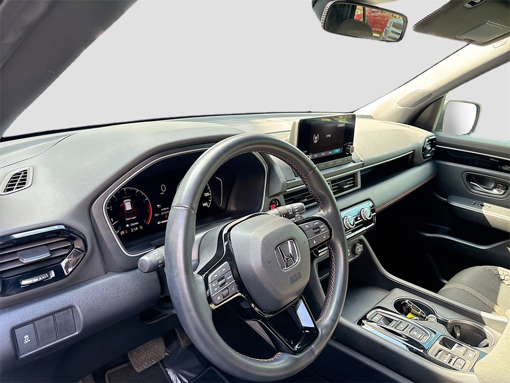 Used 2024 Honda Pilot Sport image 9