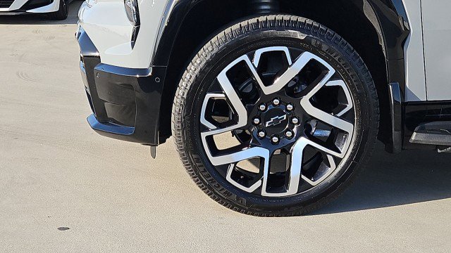 Used 2025 Chevrolet Silverado EV RST image 33