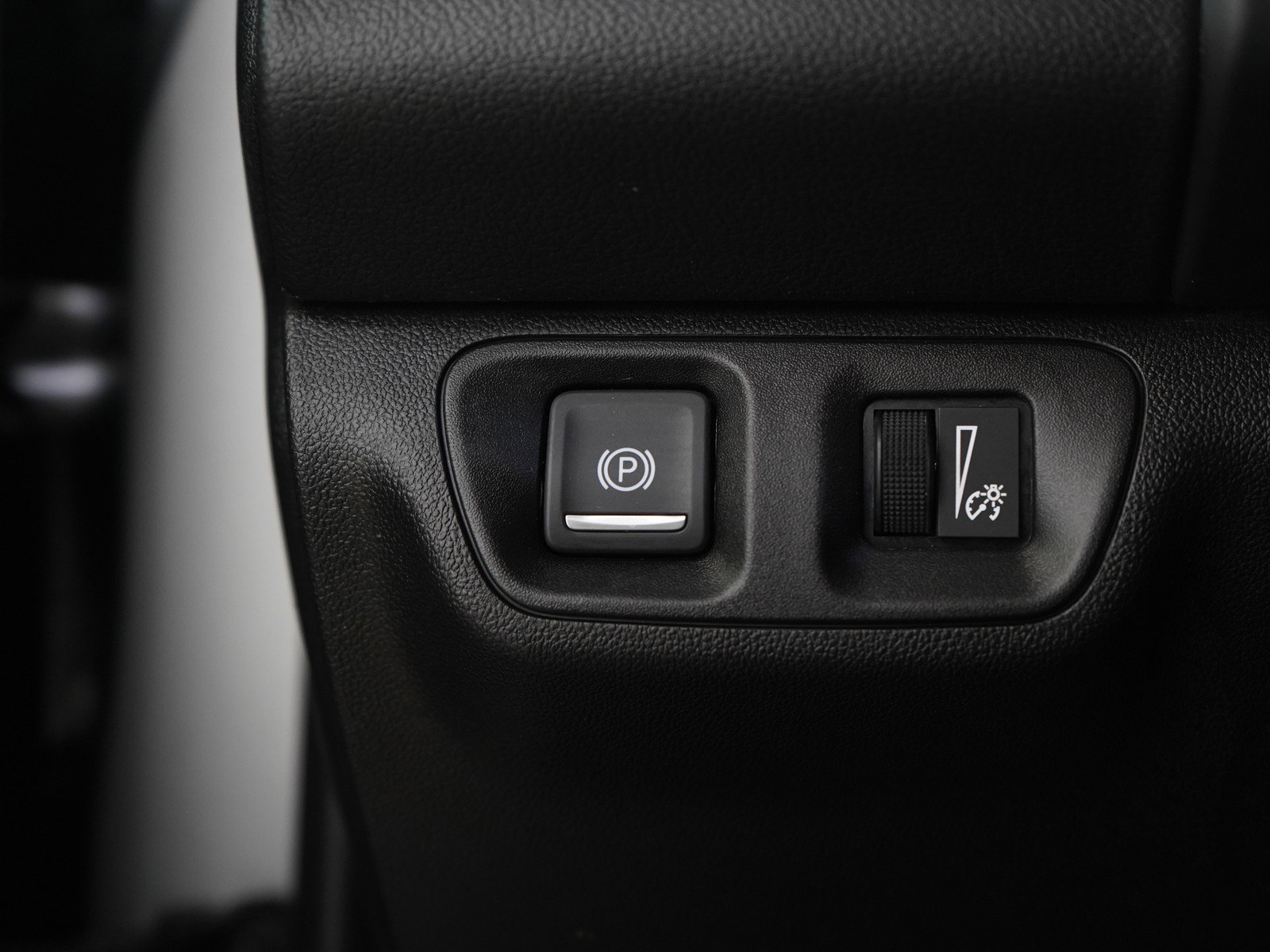 Used 2019 GMC Acadia SLE image 29