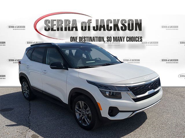 Certified 2022 Kia Seltos S image 2