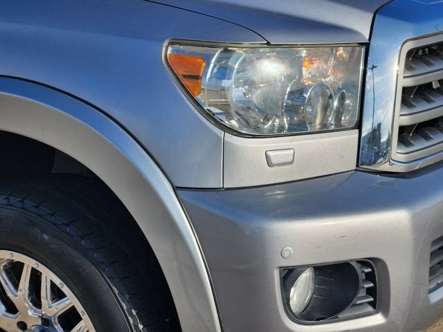Used 2016 Toyota Sequoia Limited w/ Safety & Convenience Package RWD image 8