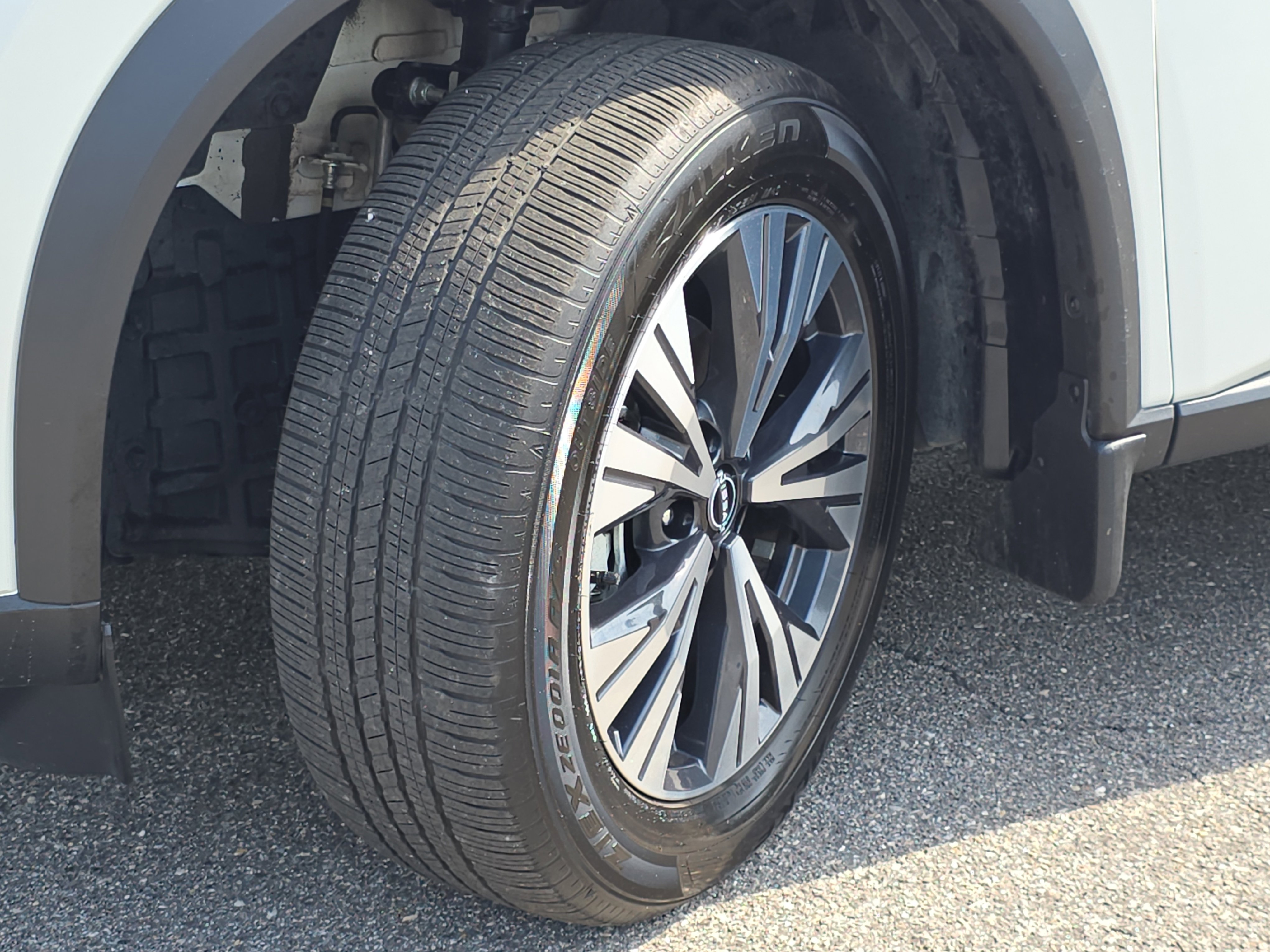 Used 2023 Nissan Rogue SV w/ SV Premium B Package FWD image 32