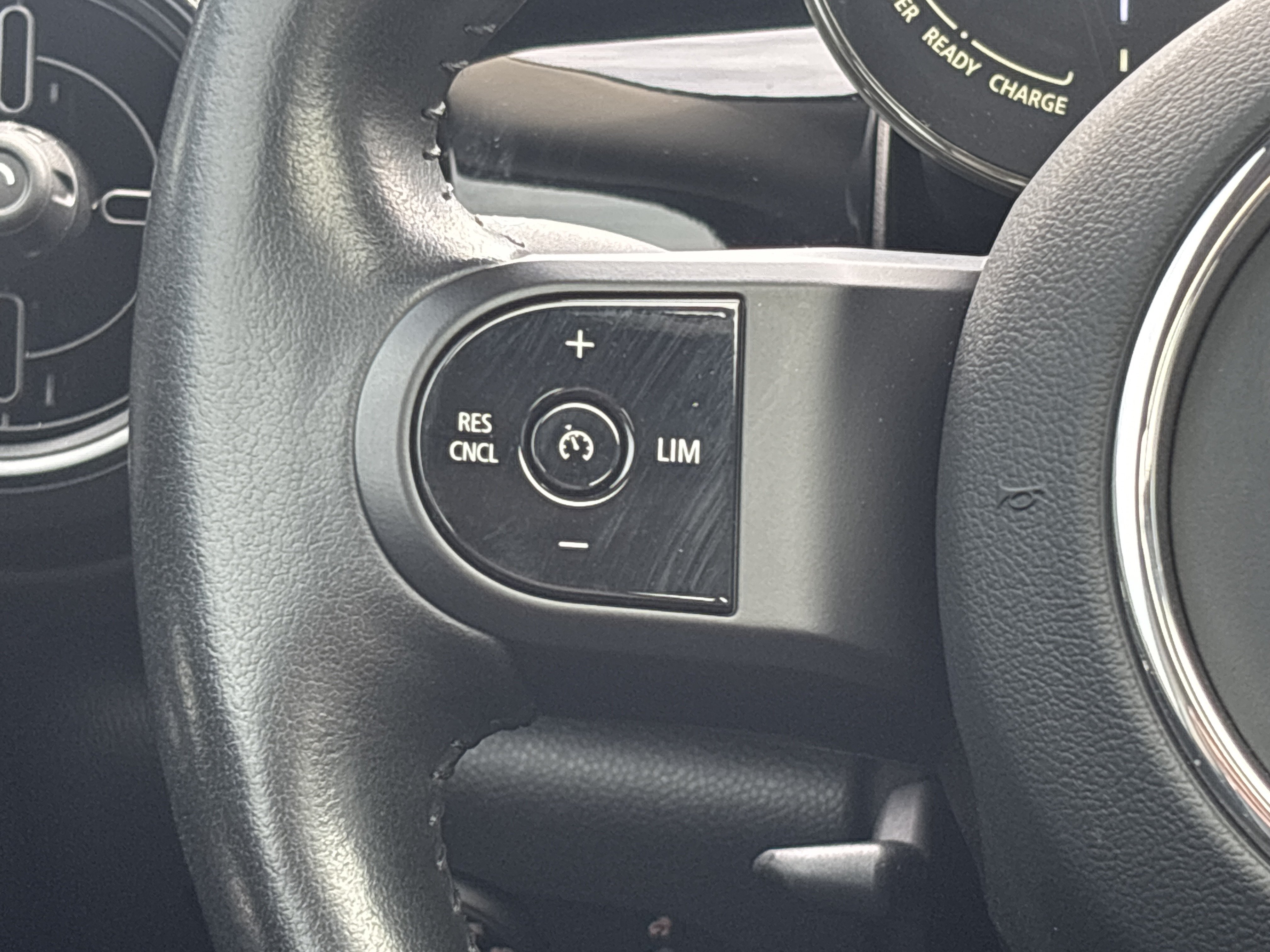 Used 2024 MINI Cooper SE FWD image 8