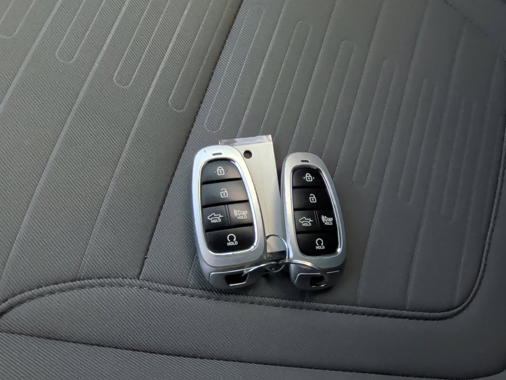 Used 2023 Hyundai Santa Cruz SEL w/ Activity Package FWD image 45