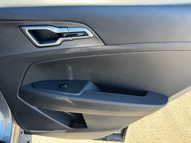 Used 2025 Kia Sportage LX image 15