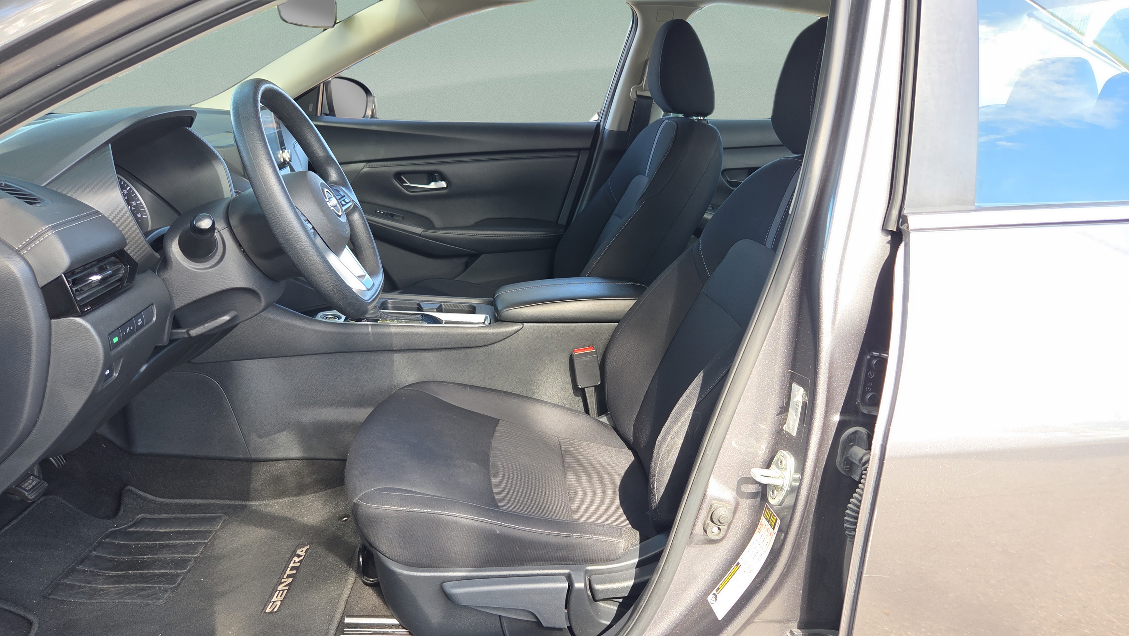 Used 2024 Nissan Sentra SV FWD image 10