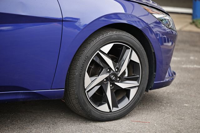 Used 2023 Hyundai Elantra SEL w/ Convenience Package image 5