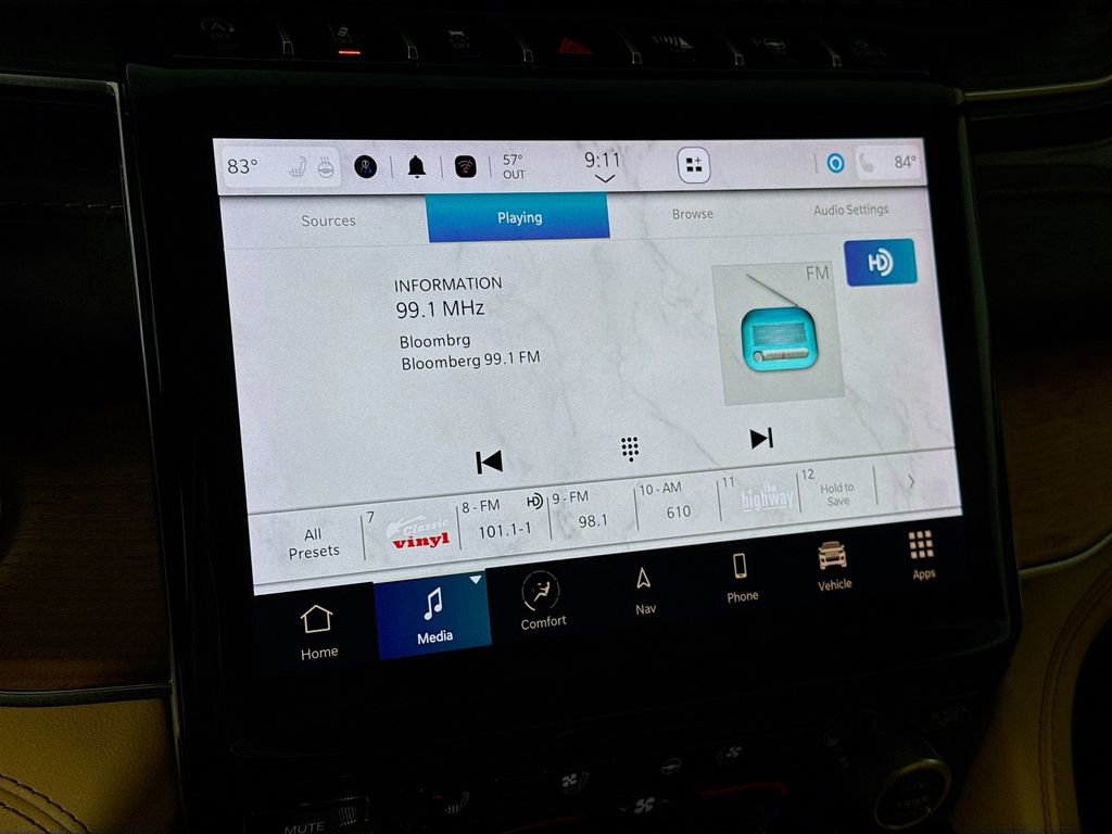Used 2023 Jeep Grand Cherokee L Summit AWD/4WD image 8