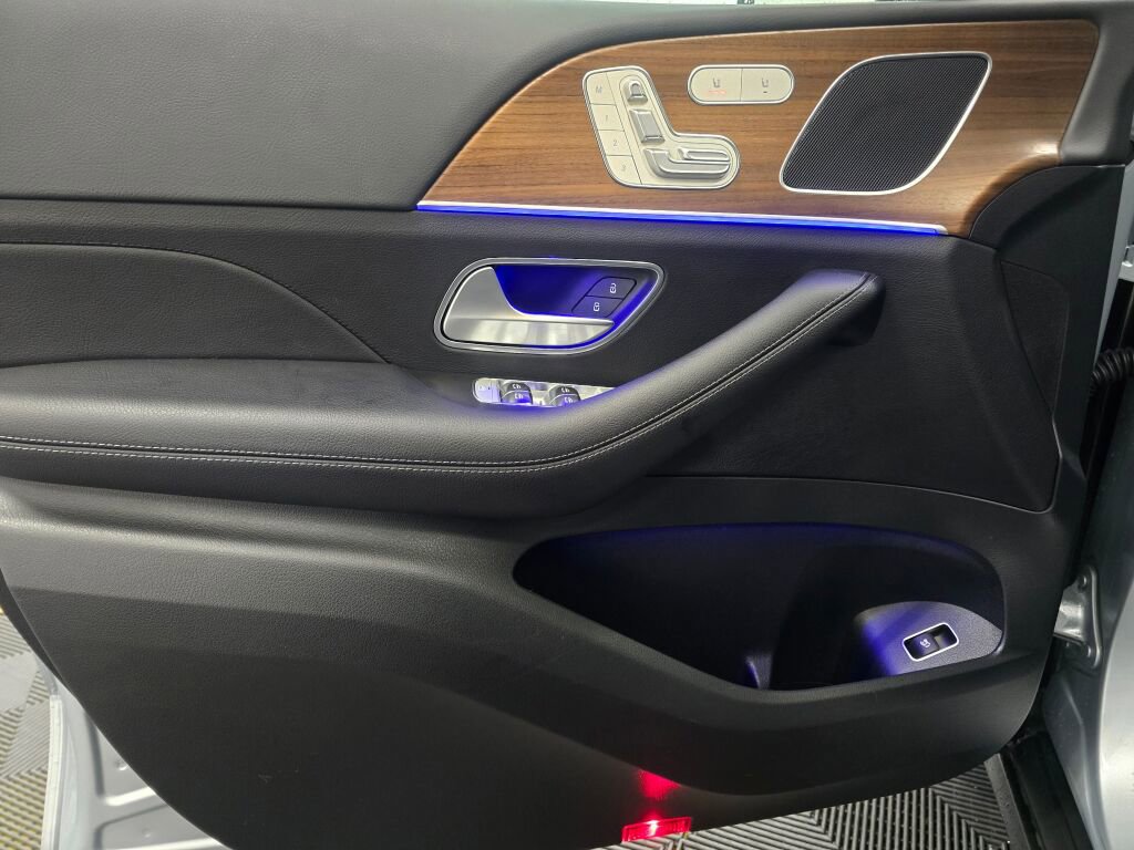 Used 2025 Mercedes-Benz GLE 350 4MATIC image 33