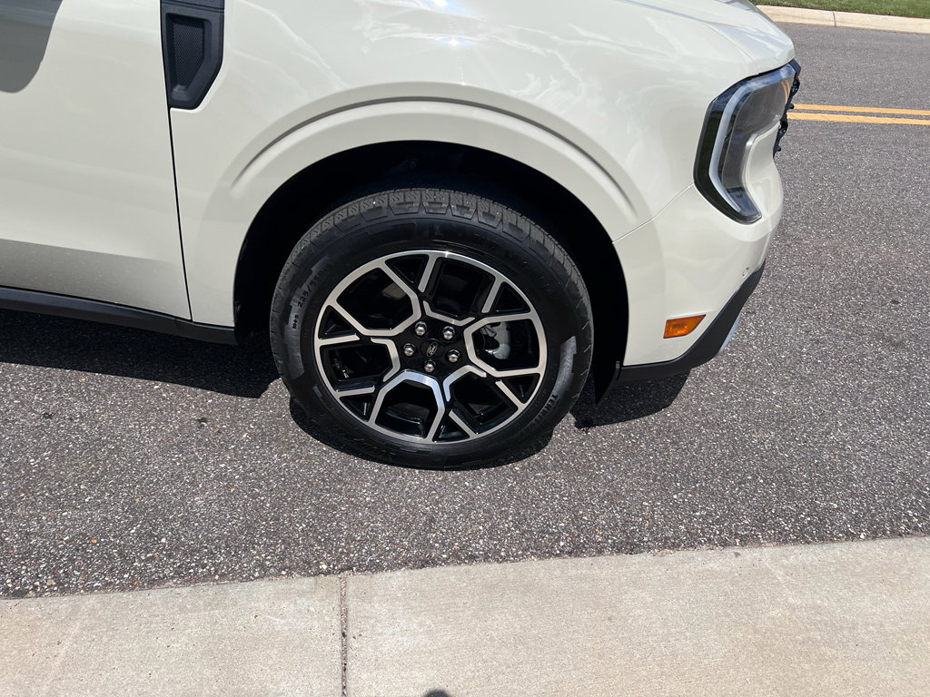 Used 2025 Ford Maverick Lariat image 4