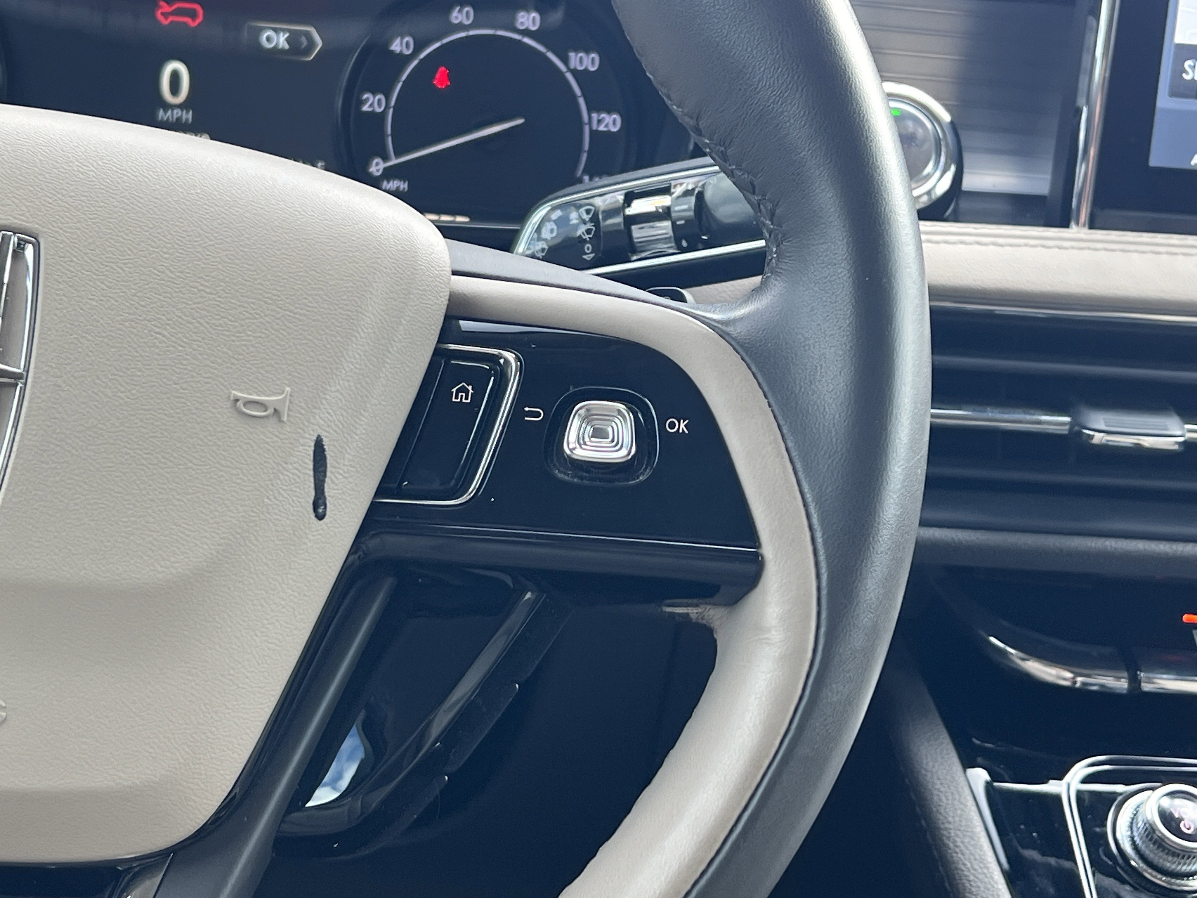 Used 2021 Lincoln Corsair FWD w/ Equipment Group 101A image 20