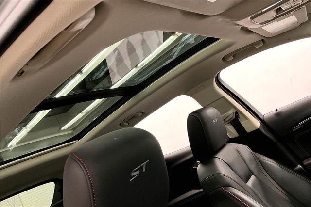 Used 2023 Buick Envision Essence w/ Sport Touring Package image 20