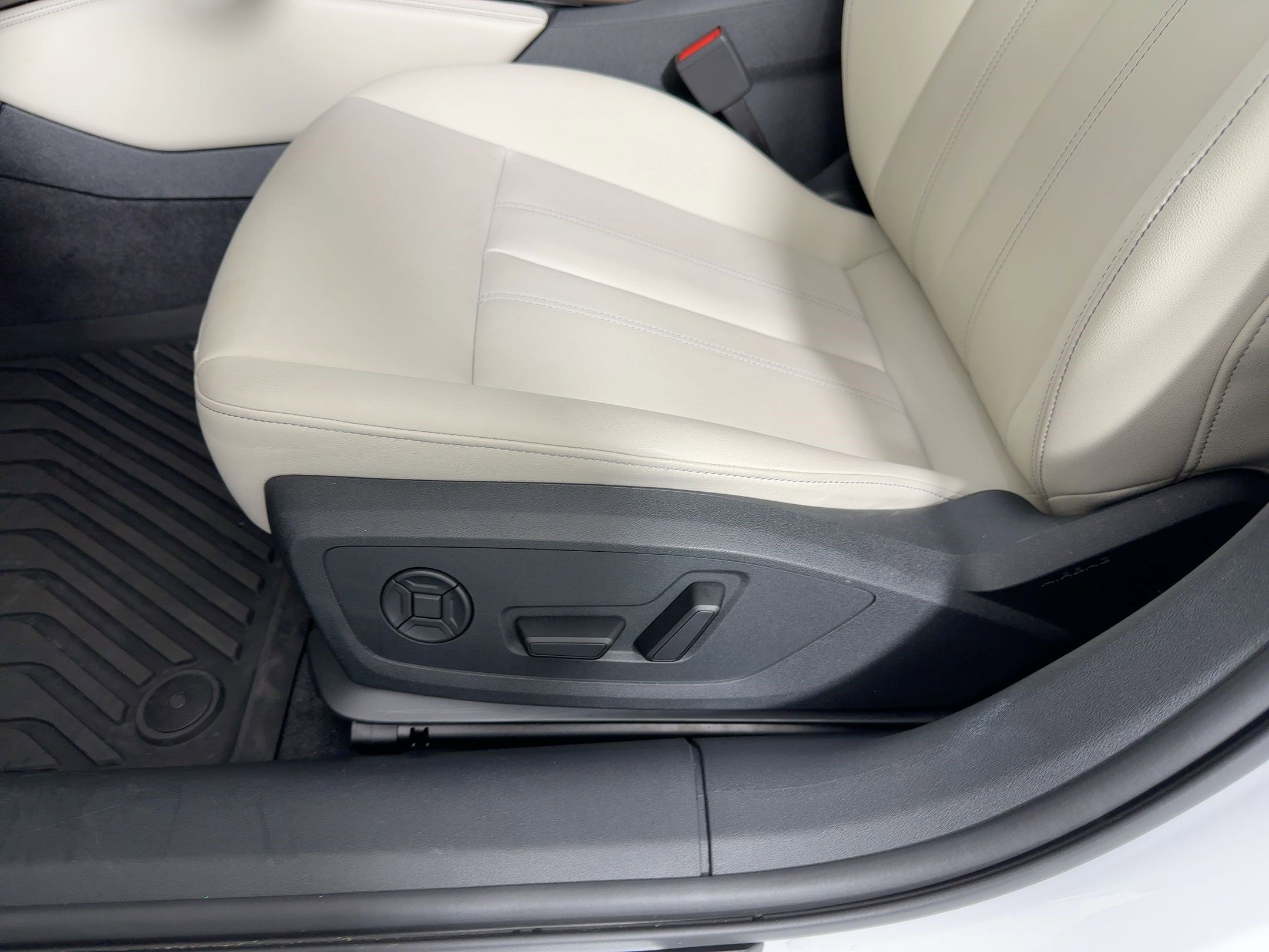 Used 2025 Audi A5 2.0T Premium w/ Convenience Package image 13