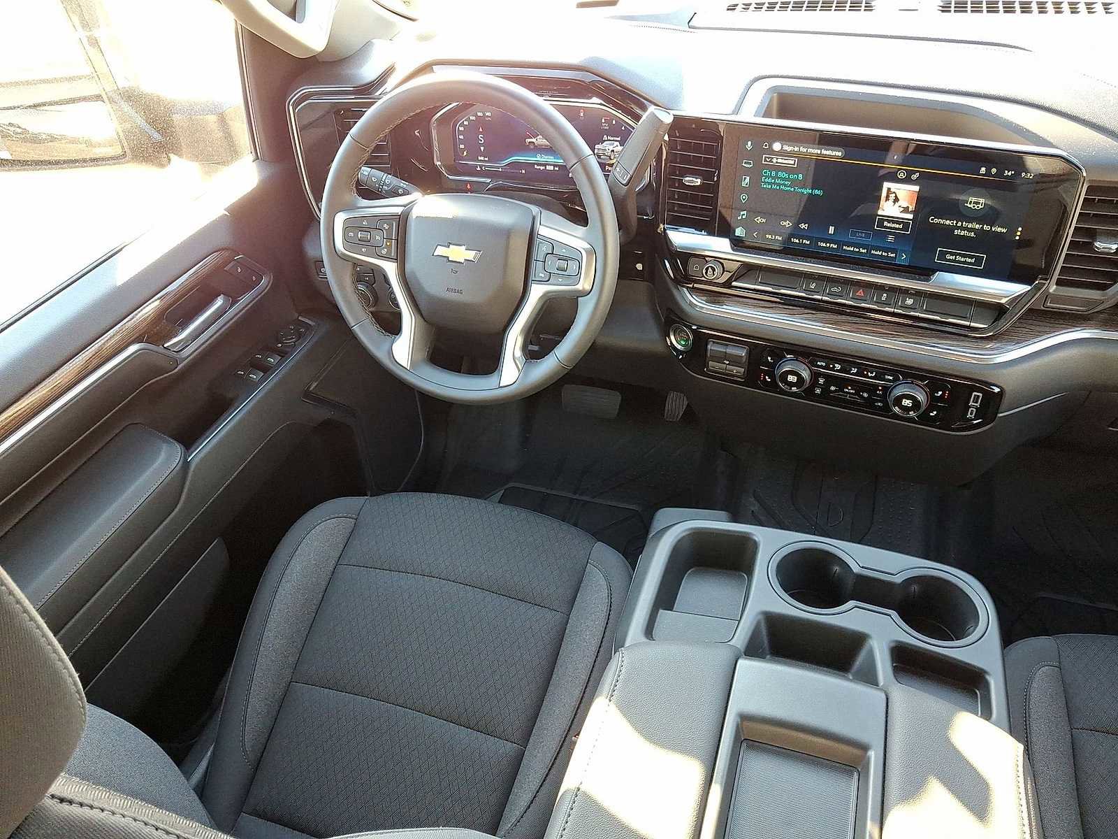 Used 2025 Chevrolet Silverado 2500 LT w/ Convenience Package image 10