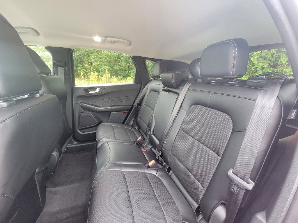 New 2026 Ford Escape SE image 31