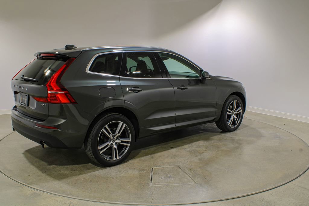 Used 2020 Volvo XC60 T5 Momentum w/ Protection Package image 5
