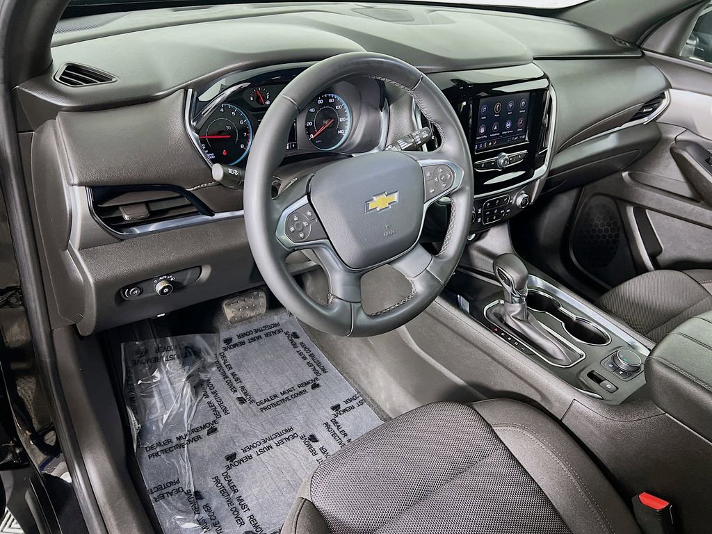 Used 2023 Chevrolet Traverse LT w/ LPO, Floor Liner Package FWD image 9