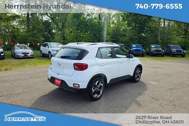 Used 2025 Hyundai Venue SEL FWD image 29