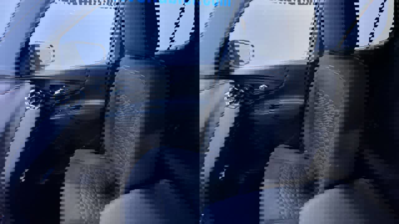 Used 2021 Chevrolet Equinox LT image 34