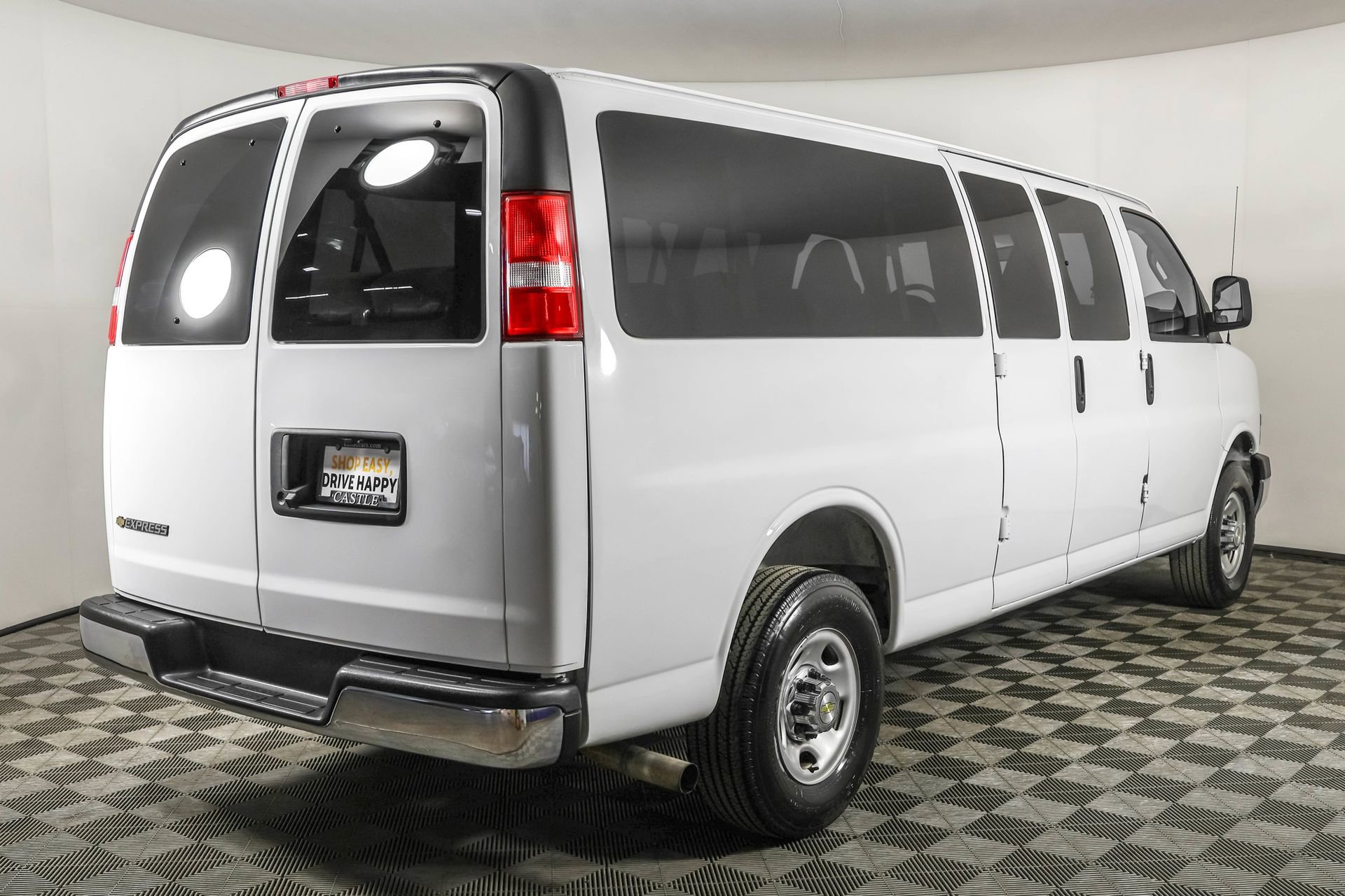 Used 2025 Chevrolet Express 3500 LT w/ LT Preferred Equipment Group image 14