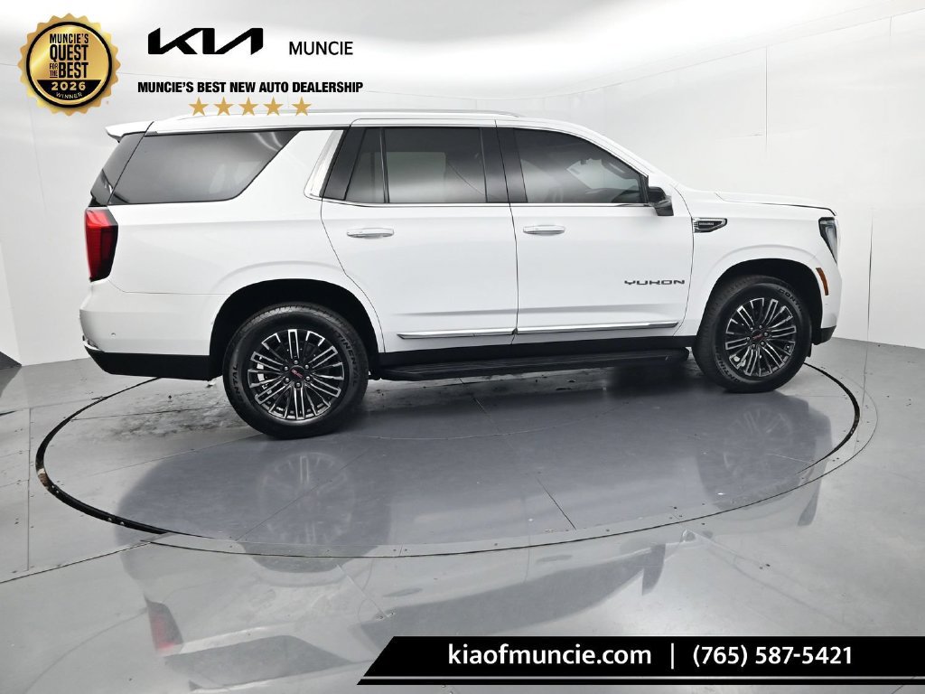 Used 2025 GMC Yukon Elevation w/ Elevation Premium Package AWD/4WD image 8