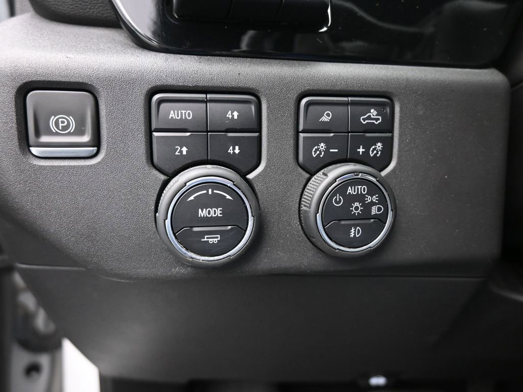 Used 2022 Chevrolet Silverado 1500 ZR2 w/ Technology Package image 33