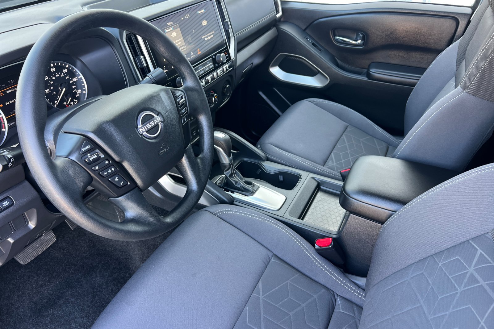 Certified 2025 Nissan Frontier SV w/ Tow Package RWD image 10