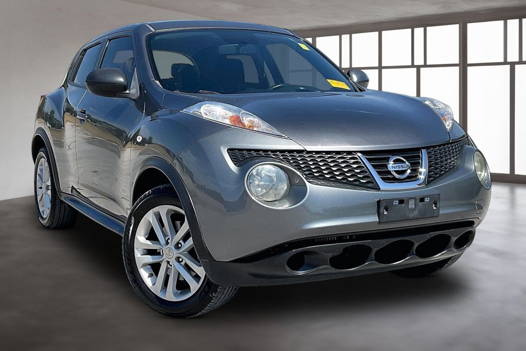Used 2013 Nissan Juke S FWD image 3