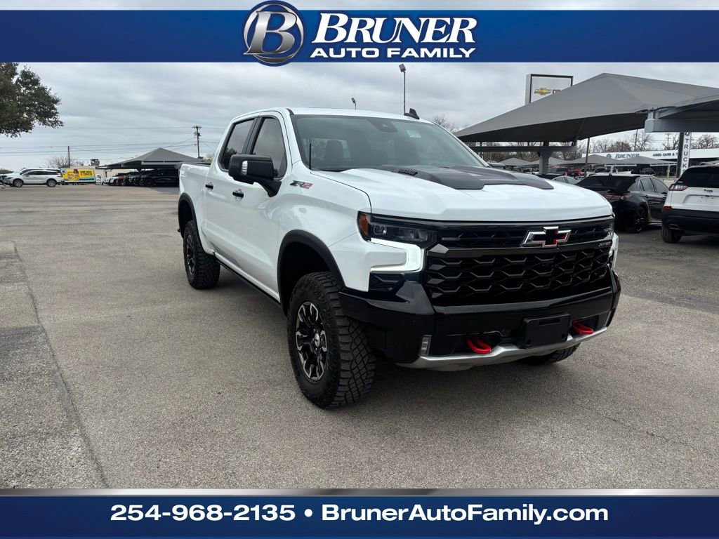 Used 2024 Chevrolet Silverado 1500 ZR2 w/ Technology Package image 3