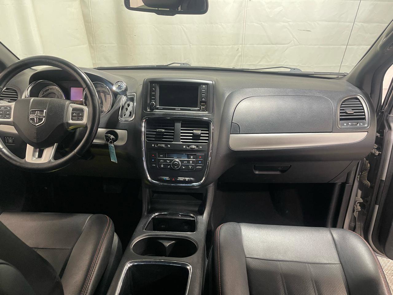 Used 2017 Dodge Grand Caravan GT FWD image 16