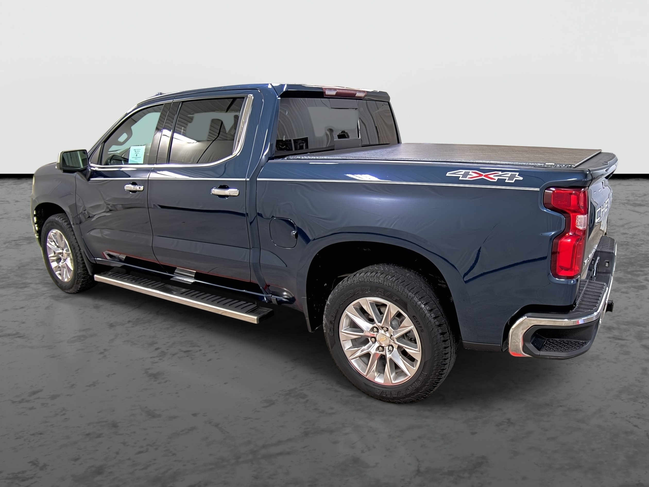 Used 2021 Chevrolet Silverado 1500 LTZ AWD/4WD image 2