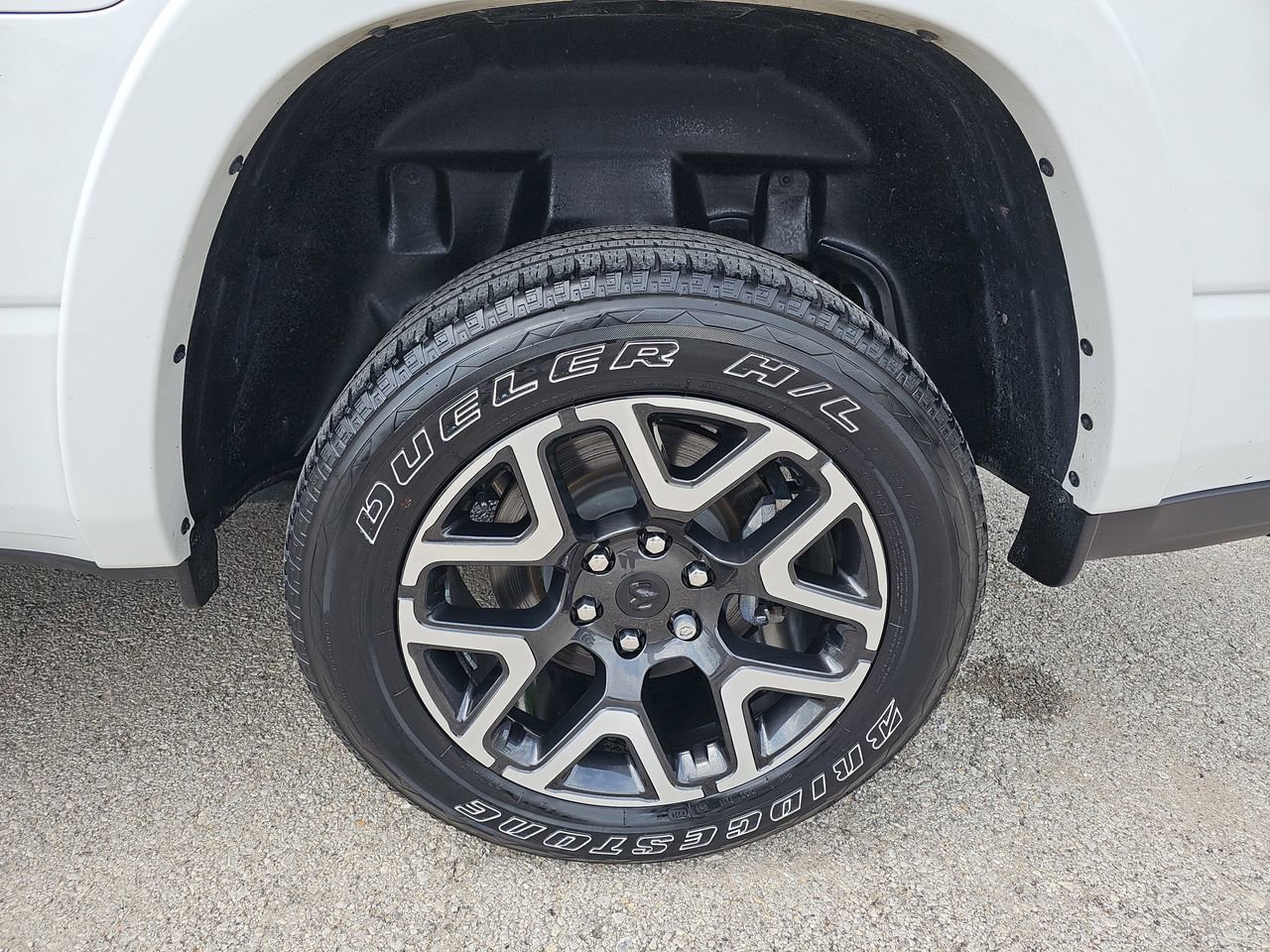Used 2025 RAM 1500 Laramie w/ Sport Appearance Package AWD/4WD image 40