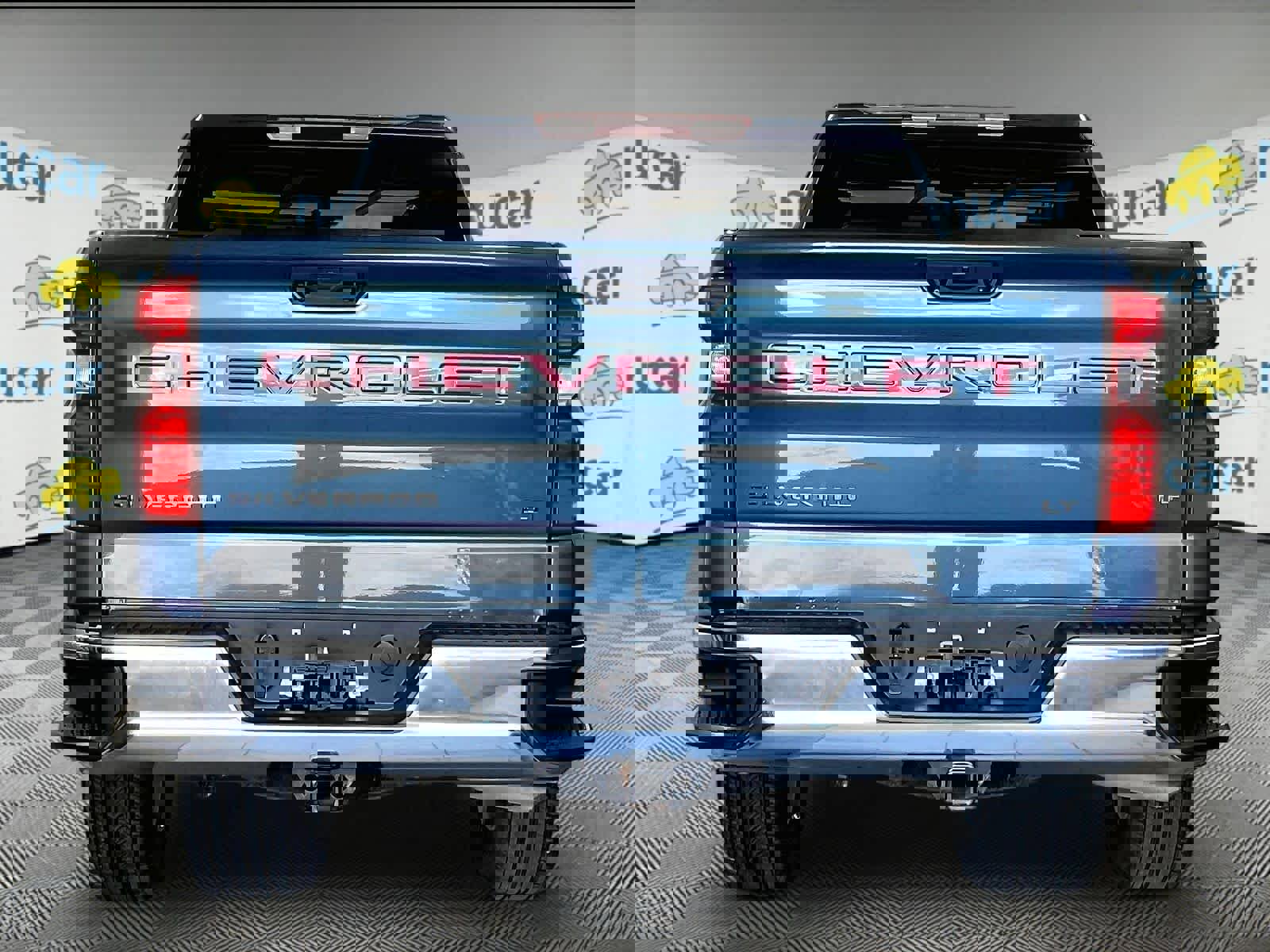 Used 2024 Chevrolet Silverado 1500 LT AWD/4WD image 5