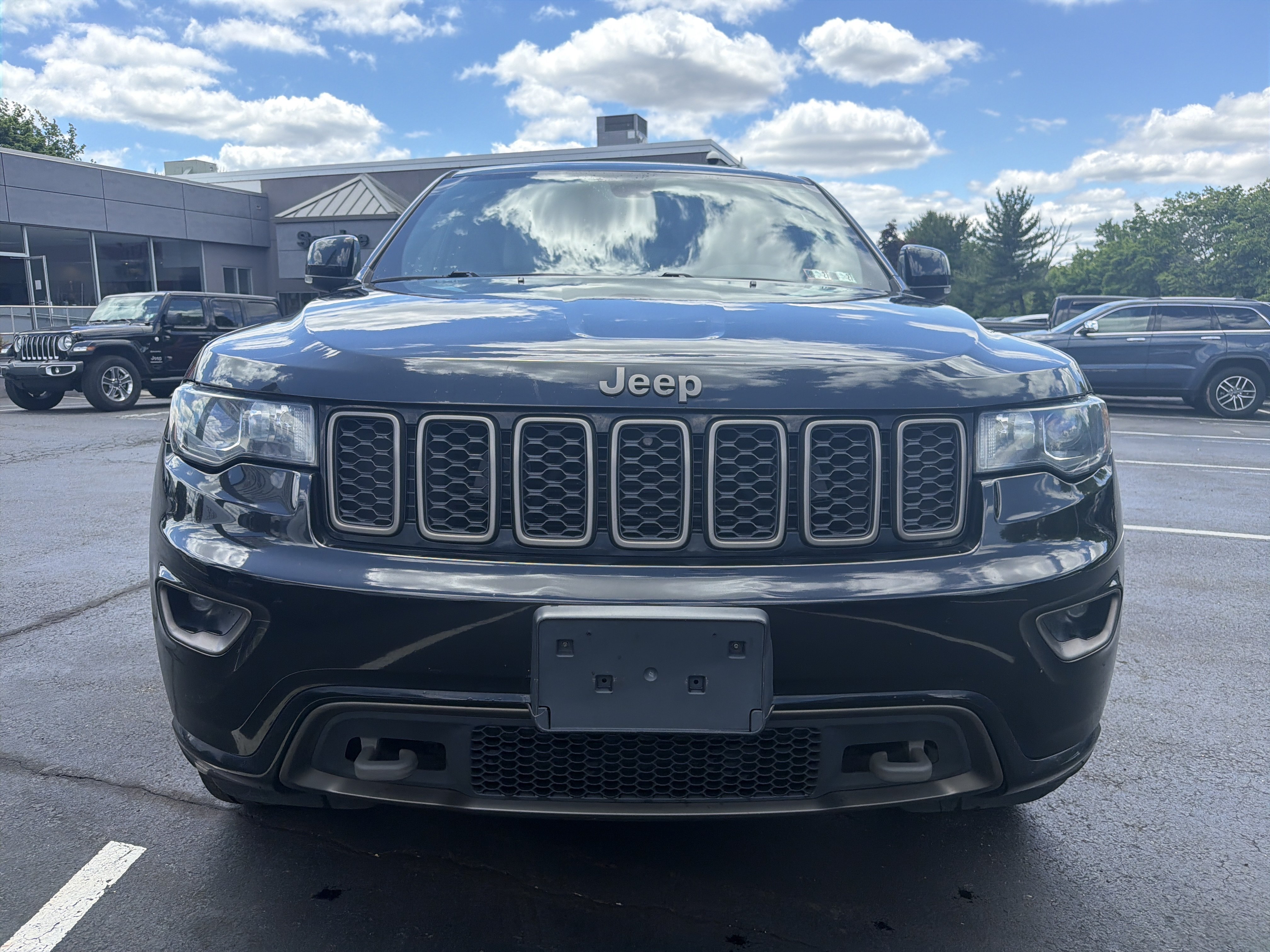 Used 2016 Jeep Grand Cherokee Limited 75th Anniversary AWD/4WD image 2