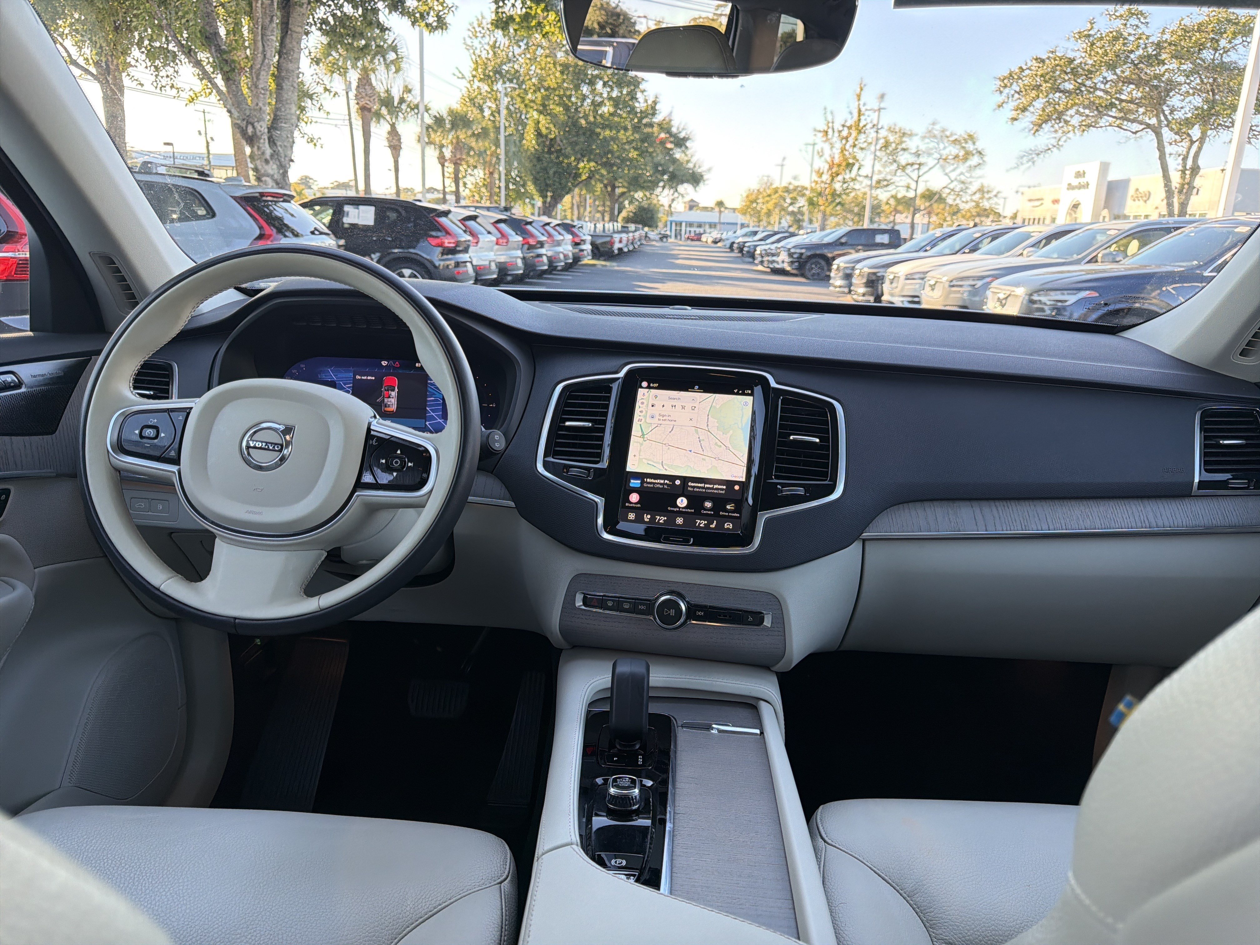 Certified 2025 Volvo XC90 T8 Plus w/ Protection Package Premier AWD/4WD image 30