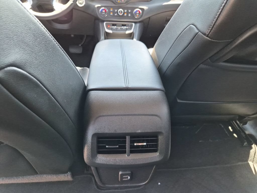 Used 2023 GMC Terrain SLT AWD/4WD image 31