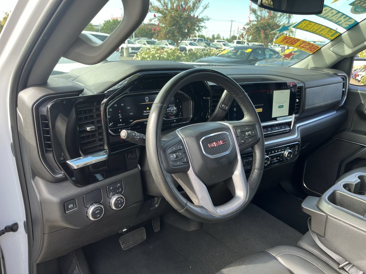 Used 2025 GMC Sierra 1500 SLT RWD image 9