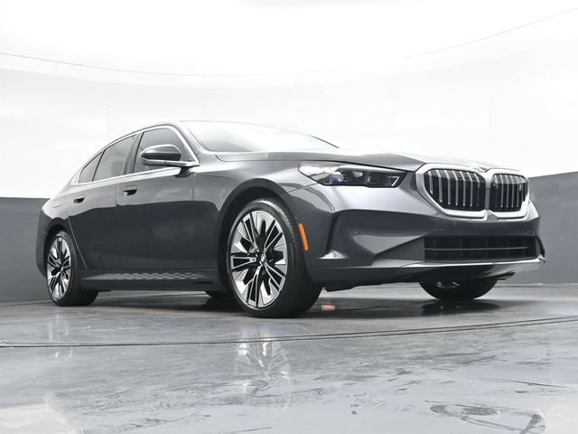 Certified 2025 BMW i5 eDrive40i w/ Premium Package RWD image 33