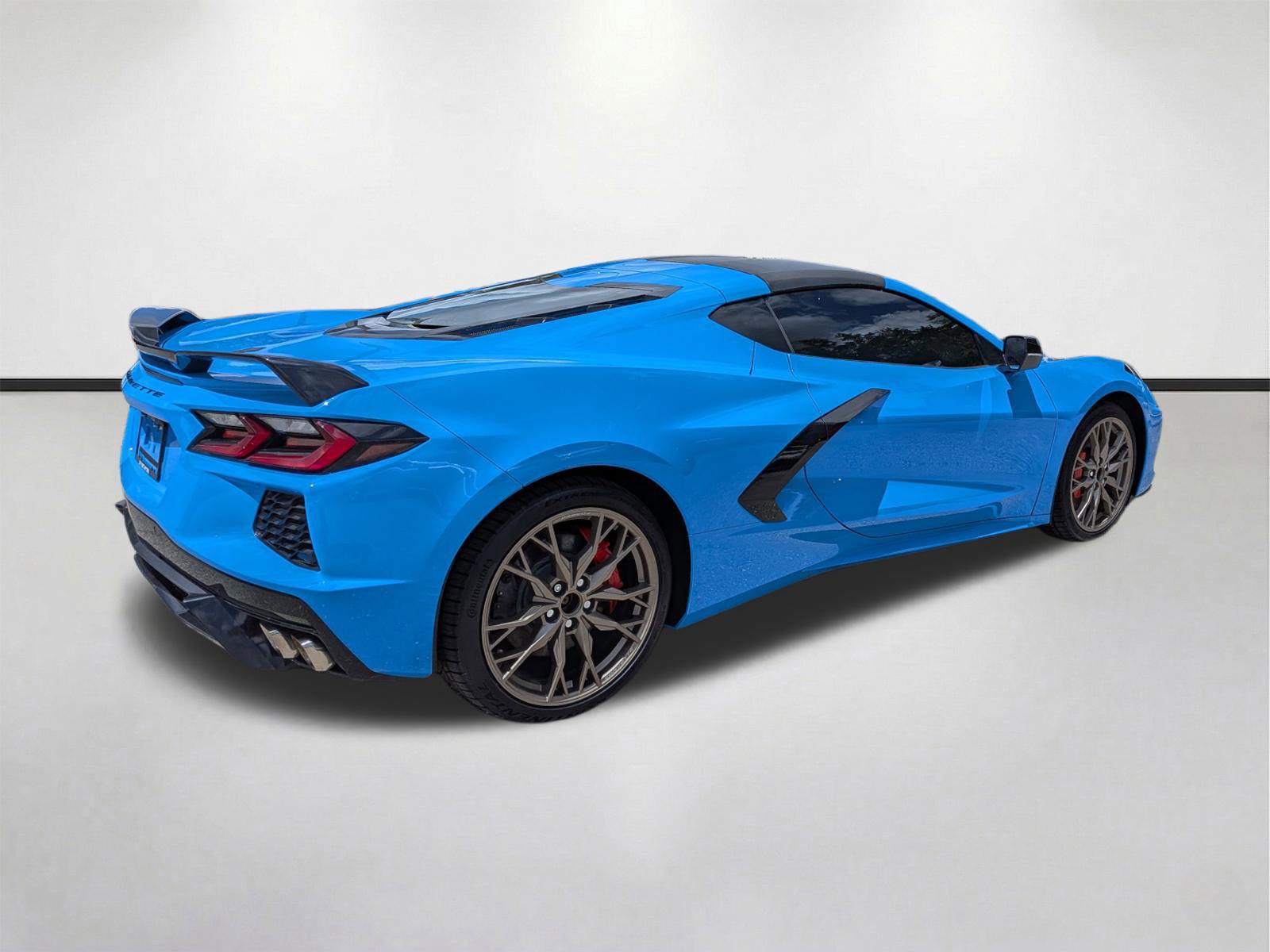 Used 2023 Chevrolet Corvette Stingray Coupe w/ Z51 Performance Package image 4