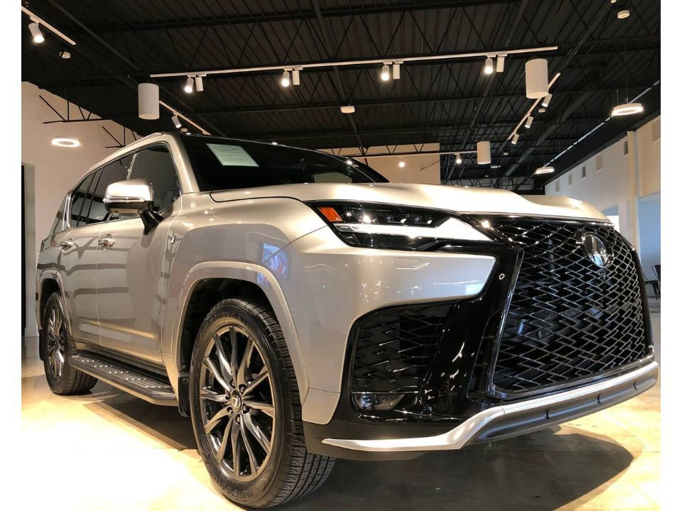 Used 2024 Lexus LX 600 F Sport image 6