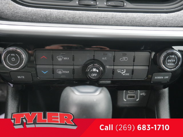 Used 2023 Jeep Compass Latitude AWD/4WD image 33
