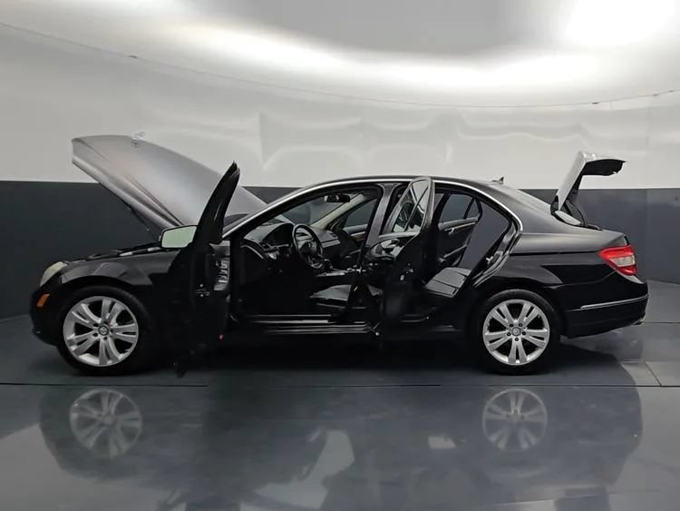 Used 2011 Mercedes-Benz C 300 4MATIC Sedan image 24