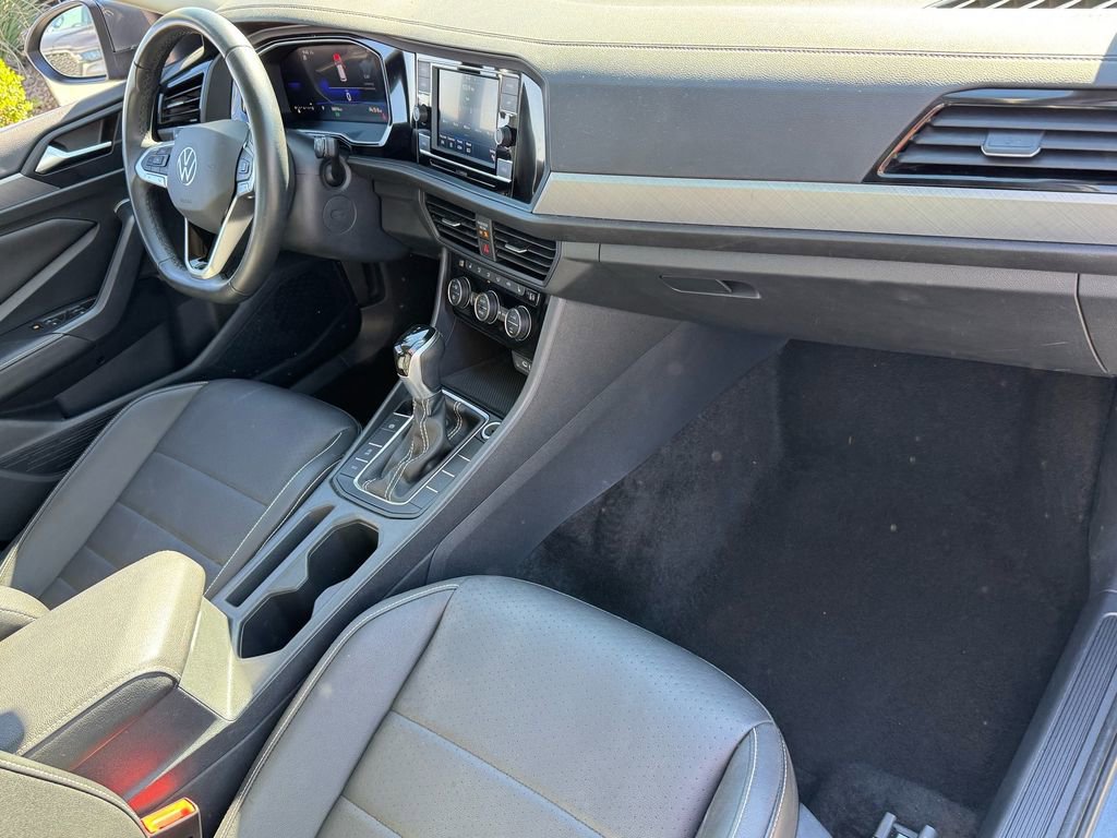 Used 2024 Volkswagen Jetta SE image 21