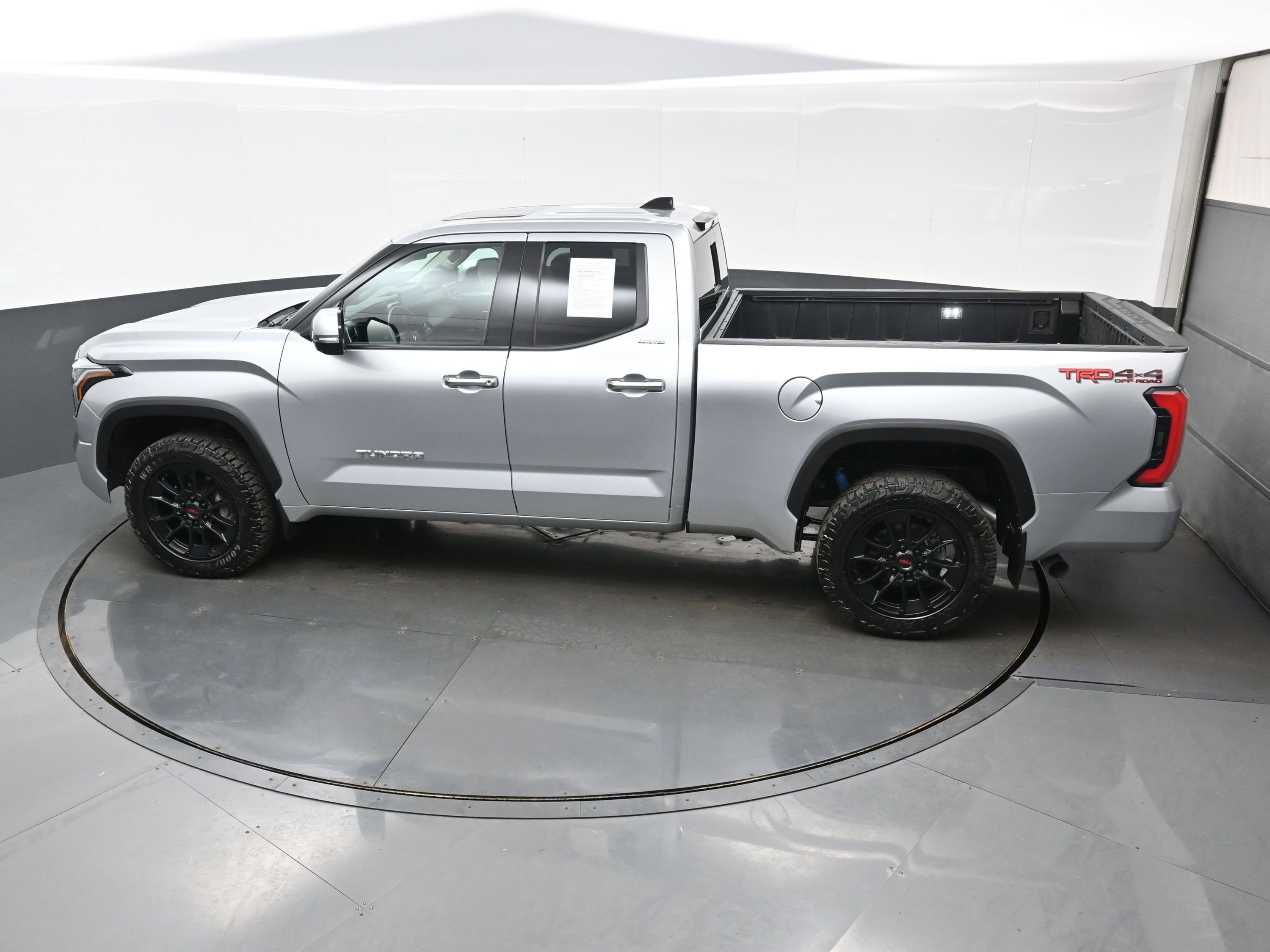 Used 2022 Toyota Tundra Limited w/ TRD Off-Road Package AWD/4WD image 38